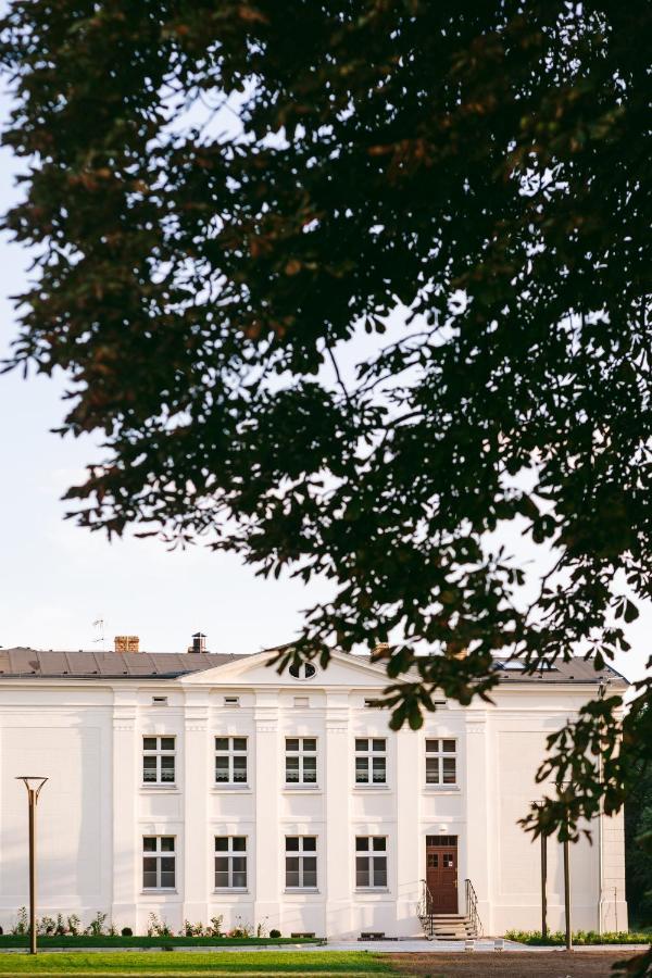 Kasztanowy Palac Swadzim Exterior photo